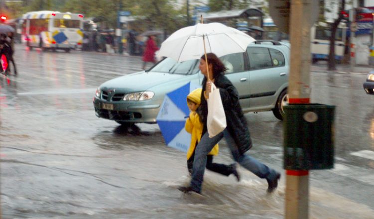 Σε ποιες περιοχές συνεχίζονται οι βροχές και οι καταιγίδες και σήμερα - Αναλυτική πρόγνωση