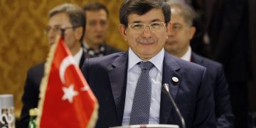 Το «μπαλάκι» στο PKK πετάει η Άγκυρα για το Κουρδικό
