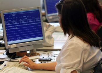 Πόσο θα κοστίσει η επιστροφή των απολυμένων στο δημόσιο