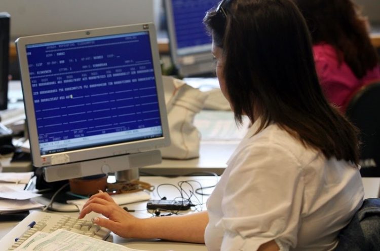 Πόσο θα κοστίσει η επιστροφή των απολυμένων στο δημόσιο