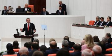 Προβάδισμα για το κόμμα Ερντογάν στην Τουρκία ενόψει εκλογών