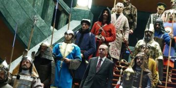 Οθωμανικοί... μασκαράδες, υποψήφιοι βουλευτές στην Τουρκία