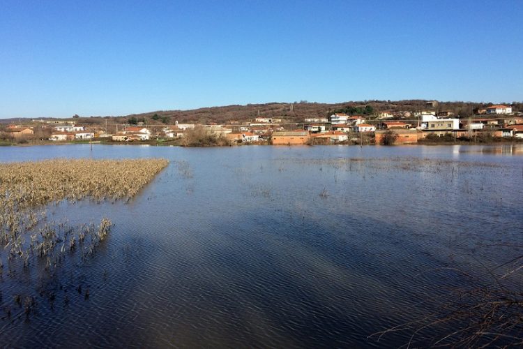 Εκκένωση οικισμών στον Έβρο
