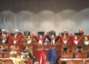 Ποντιακά ξεκίνησε η γιορτή του Πανελλήνιου Συνδέσμου Φίλων της Αρχιεπισκοπής Αθηνών