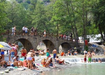 Νεστόριο Καστοριάς: Καταστράφηκε θόλος της γέφυρας του River Party (φωτο)