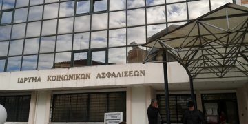 Ποιοι μπορούν να ανανεώσουν τα βιβλιάρια υγείας με 50 ένσημα