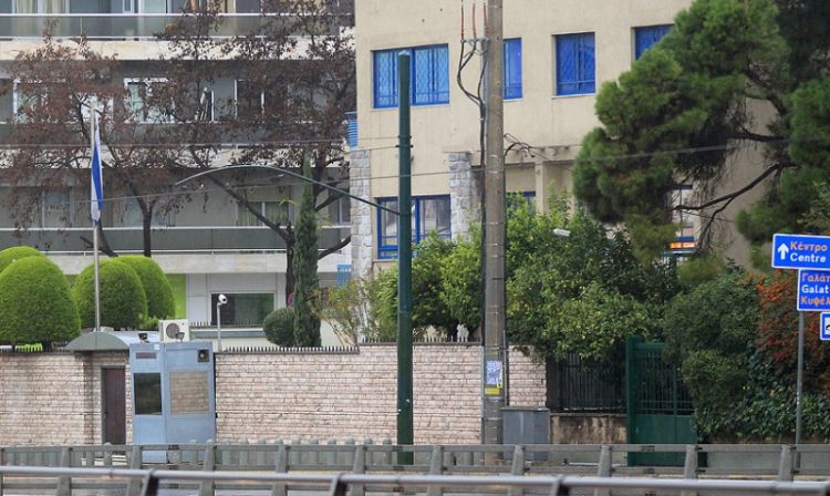 Παρέμβαση του Ρουβίκωνα στο σπίτι της πρέσβειρας του Ισραήλ
