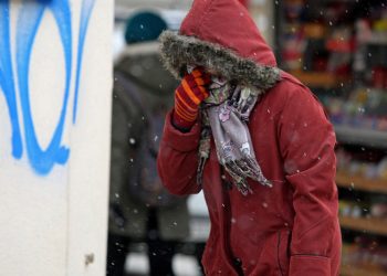 Ο χιονιάς συνεχίζεται στα ανατολικά και νότια