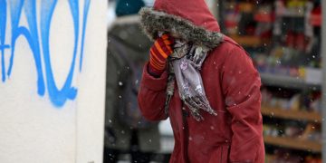 Ο χιονιάς συνεχίζεται στα ανατολικά και νότια