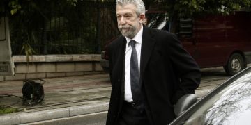 Ο Κοντονής μάς συνιστά να μην εμπιστευόμαστε τη Δικαιοσύνη