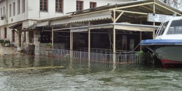 Ποντιακός χορός από τον Πολιτιστικό Σύλλογο Λίμνης «Λάντζα» - Cover Image