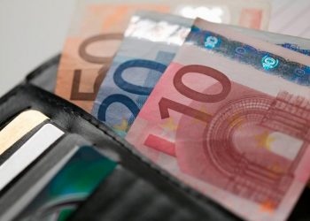 Ισπανία: Ανεβαίνει στα 858 ευρώ ο κατώτατος μισθός το 2018