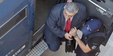 Παραπέμπονται 70 κατηγορούμενοι για την υπόθεση της Χρυσής Αυγής