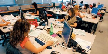 Στο ΦΕΚ η ΚΥΑ για τη χορήγηση της εφάπαξ οικονομικής ενίσχυσης των 400 ευρώ