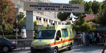 Μητέρα βούτηξε στο κενό από τον έκτο όροφο του «Αγία Σοφία»