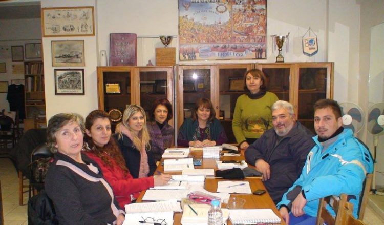Στιγμές από τα μαθήματα ποντιακής διαλέκτου στην Ένωση Ποντίων Περιστερίου