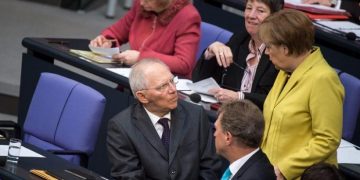 Депутаты бундестага одобрили продление помощи Греции