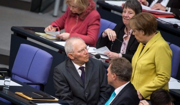 Депутаты бундестага одобрили продление помощи Греции