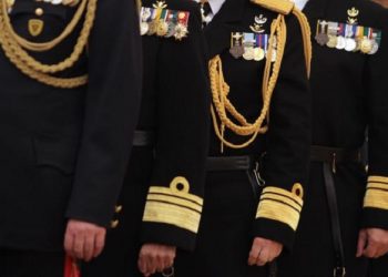 Τον Μάρτιο οι αυξήσεις στους μισθούς των στρατιωτικών