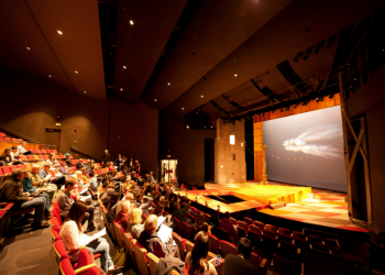 Πώς να προετοιμάσετε το παιδί σας για μια θεατρική παράσταση