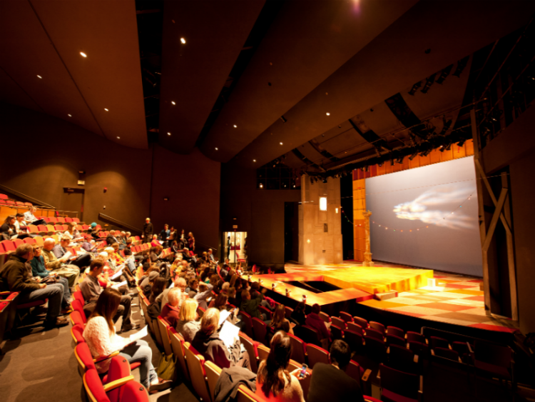 Πώς να προετοιμάσετε το παιδί σας για μια θεατρική παράσταση