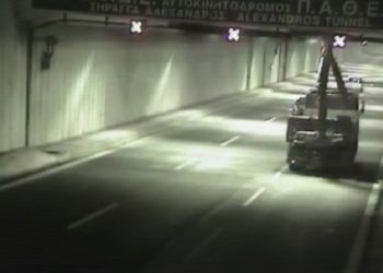 Βρέθηκε το φορτηγό που ξήλωσε την οροφή της σήραγγα Κατερίνης (φωτο)