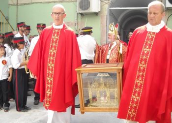 Η καρδιά του Αγίου Βαλεντίνου «χτυπάει» στη Λέσβο