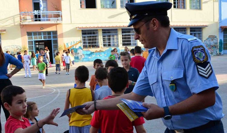 Η αστυνομία στον «πόλεμο» για την εξάλειψη της ενδοσχολικής βίας