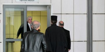 Δίκη Βατοπεδίου: Το Δημόσιο δεν υφίσταται ζημία, λέει η υπεράσπιση