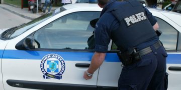 Μύησε στα ναρκωτικά την 15χρονη κόρη του!