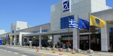 19χρονος μαχαίρωσε τη μητέρα του μπροστά στον 9χρονο αδερφό του