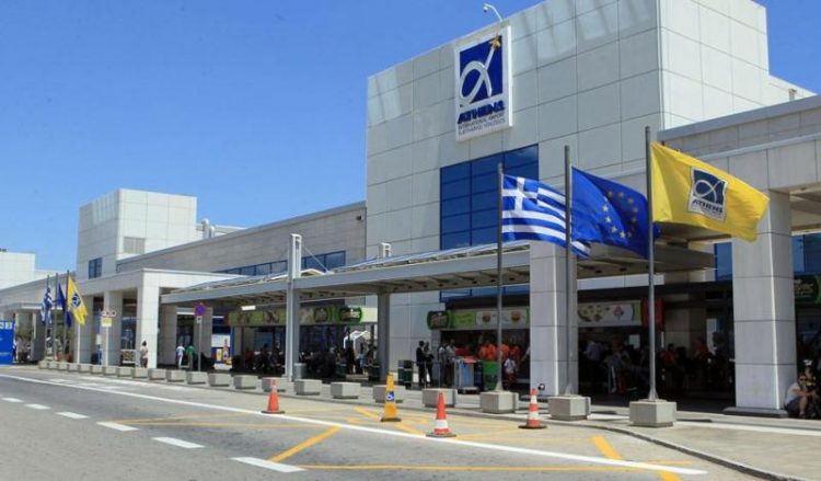 19χρονος μαχαίρωσε τη μητέρα του μπροστά στον 9χρονο αδερφό του