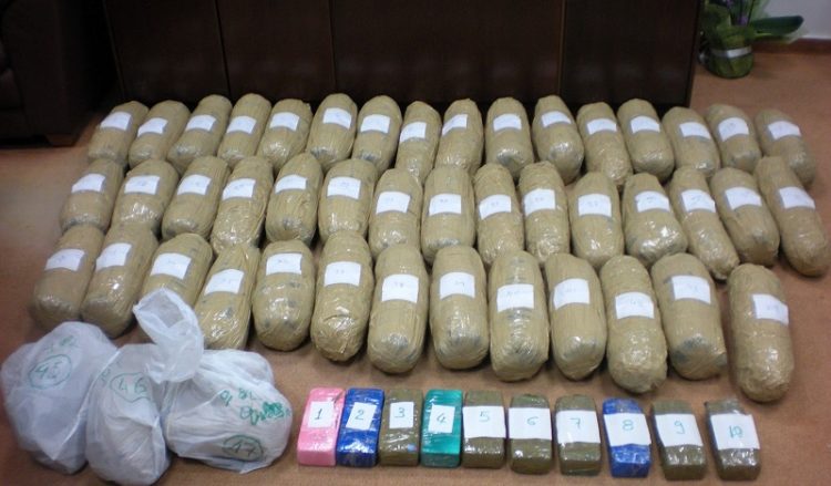 Η Δίωξη Ναρκωτικών κατέσχεσε 83 κιλά ηρωίνης σε επιχείρηση στα Πατήσια