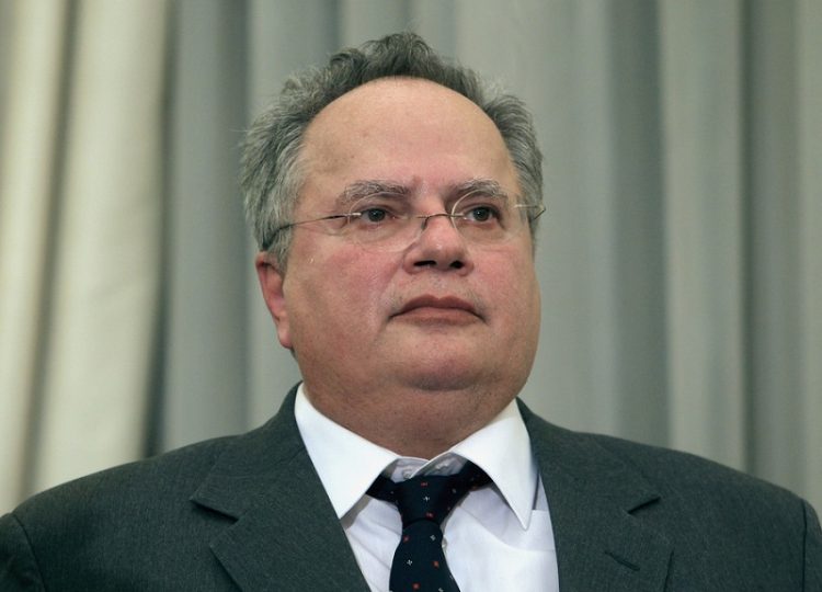 Ο Νίκος Κοτζιάς καταγγέλλει πολιτικές διώξεις στο ΥΠΕΞ