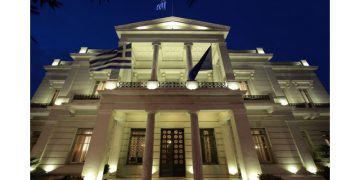 Το ΥΠΕΞ για την παρενόχληση ελικοπτέρου που Παναγιωτόπουλο και Φλώρο: Καλούμε την Τουρκία να εισέλθει στον 21ο αιώνα 6