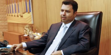Στο προσκήνιο ξανά ο Λαυρέντης Λαυρεντιάδης και η Proton Bank