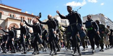 Ενοχλήθηκαν από τα συνθήματα των ΟΥΚ ΠΑΣΟΚ-ΣΥΡΙΖΑ