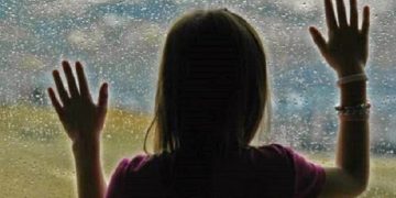 Επ' αυτοφώρω συνελήφθη 75χρονος να ασελγεί σε ανήλικη Ρουμάνα