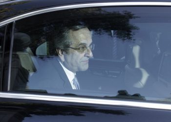 Το ψυχρό γεύμα Τσίπρα-Σαμαρά με συναγρίδα και ιστορίες