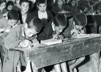 Πώς θα λειτουργεί το Δημόσιο λόγω κορωνοϊού, τι μάσκες θα δοθούν στα σχολεία (βίντεο)