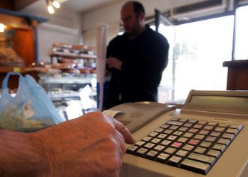 Αναβολή δύο μηνών στη διασύνδεση ταμειακών-Τaxis