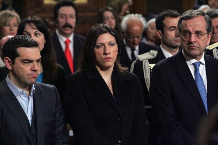 Σύγκρουση Τσίπρα - Σαμαρά μέσω Κυριακάτικων συνεντεύξεων