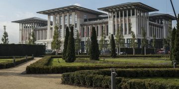 Μάρμαρο με φύλλα χρυσού βάζει ο Ερντογάν στο Προεδρικό Μέγαρο