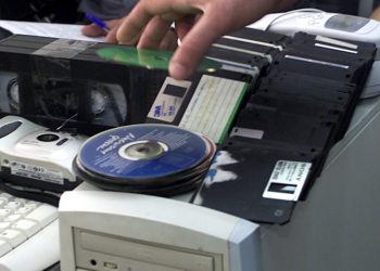 Συνέλαβαν δυο άτομα για παιδική πορνογραφία σε Αθήνα και Πειραιά