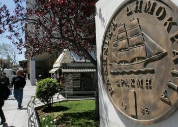 Драхма и две валюты: Новые сценарии для Греции