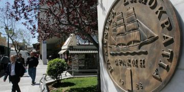 Драхма и две валюты: Новые сценарии для Греции