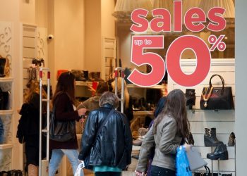 Θερινές εκπτώσεις 2018: Αρχίζουν τη Δευτέρα και διαρκούν ως το τέλος Αυγούστου