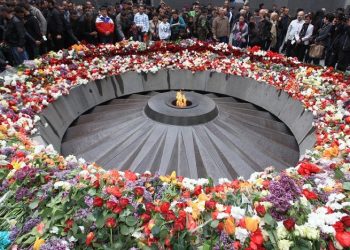 Πούτιν και Ολάντ στο Ερεβάν για τα 100 χρόνια από τη Γενοκτονία των Αρμενίων (φωτο-βίντεο)