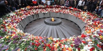 Πούτιν και Ολάντ στο Ερεβάν για τα 100 χρόνια από τη Γενοκτονία των Αρμενίων (φωτο-βίντεο)
