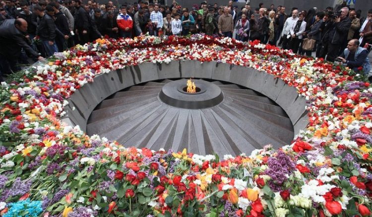 Πούτιν και Ολάντ στο Ερεβάν για τα 100 χρόνια από τη Γενοκτονία των Αρμενίων (φωτο-βίντεο)